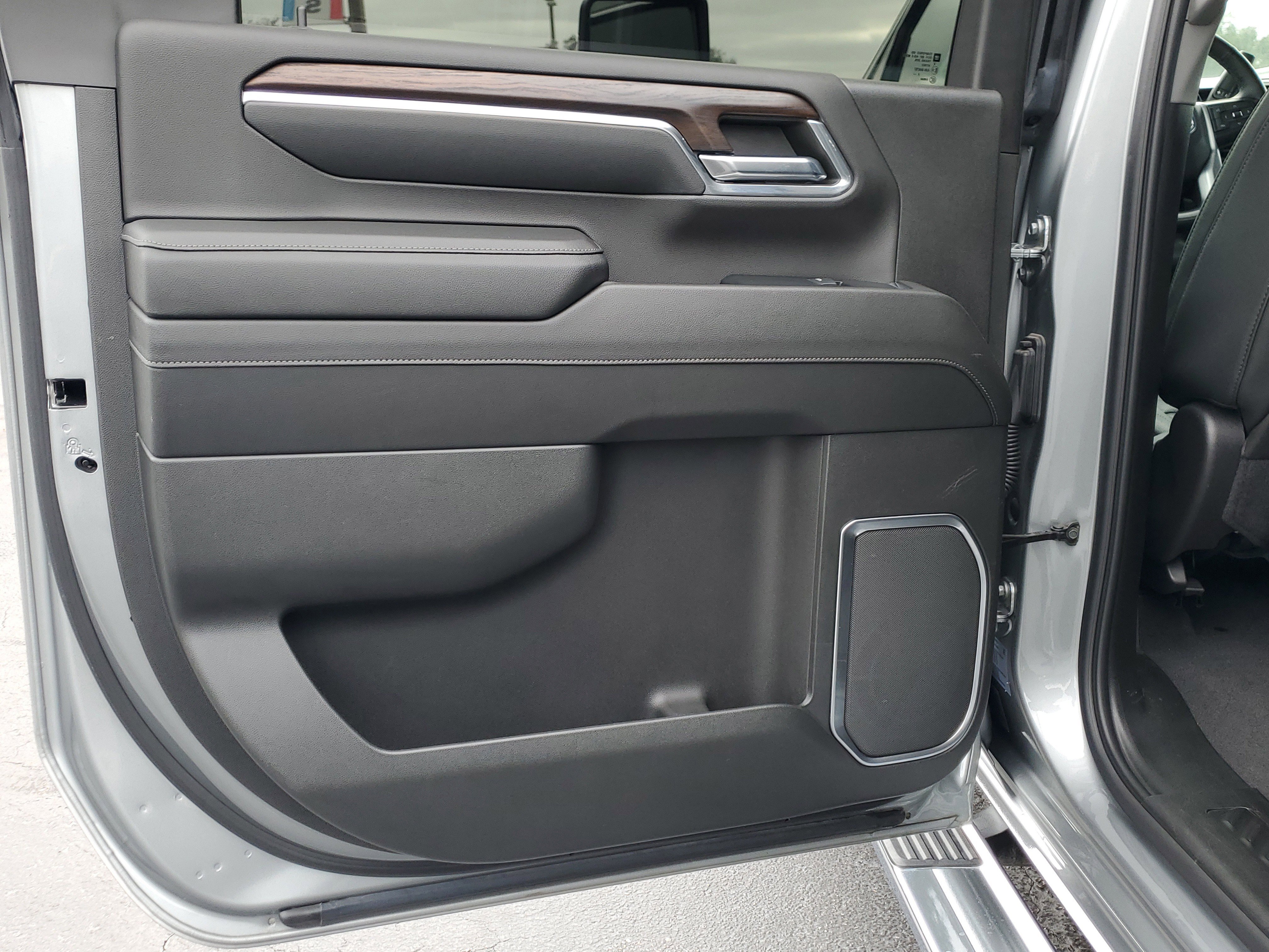 Used 2024 GMC Sierra 2500 SLT w/ SLT Premium Package image 13