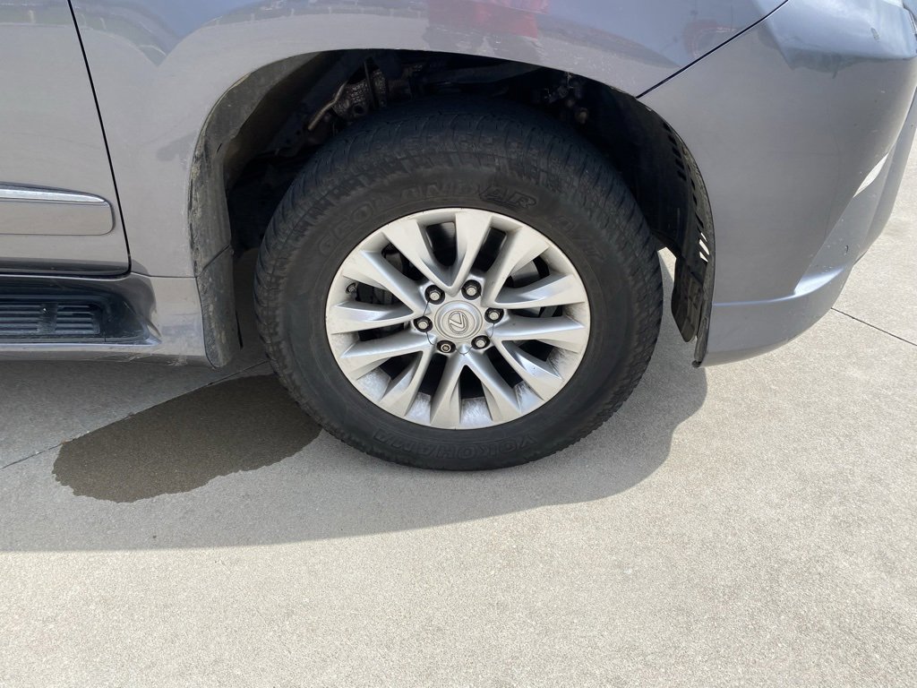 Used 2017 Lexus GX 460 image 2