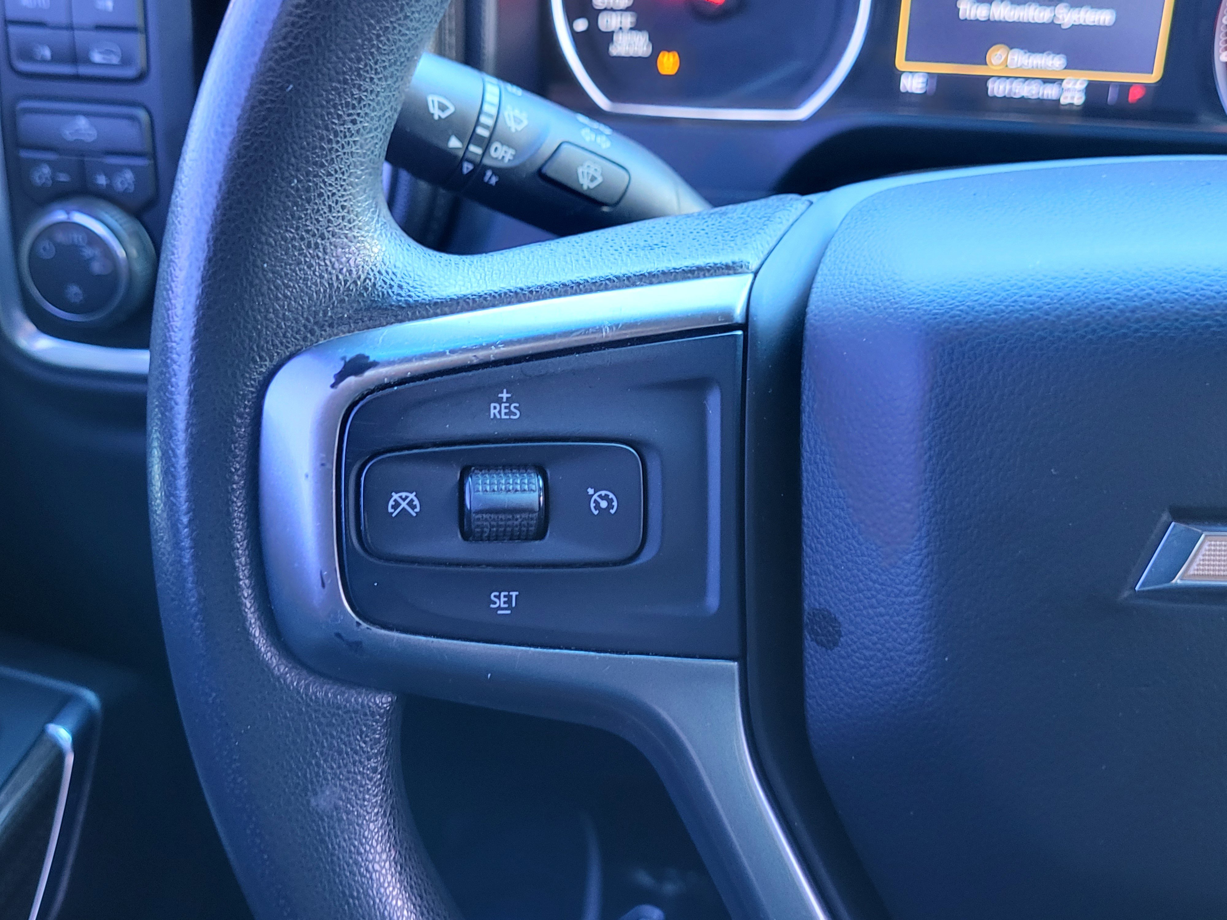 Used 2020 Chevrolet Silverado 1500 LT image 25