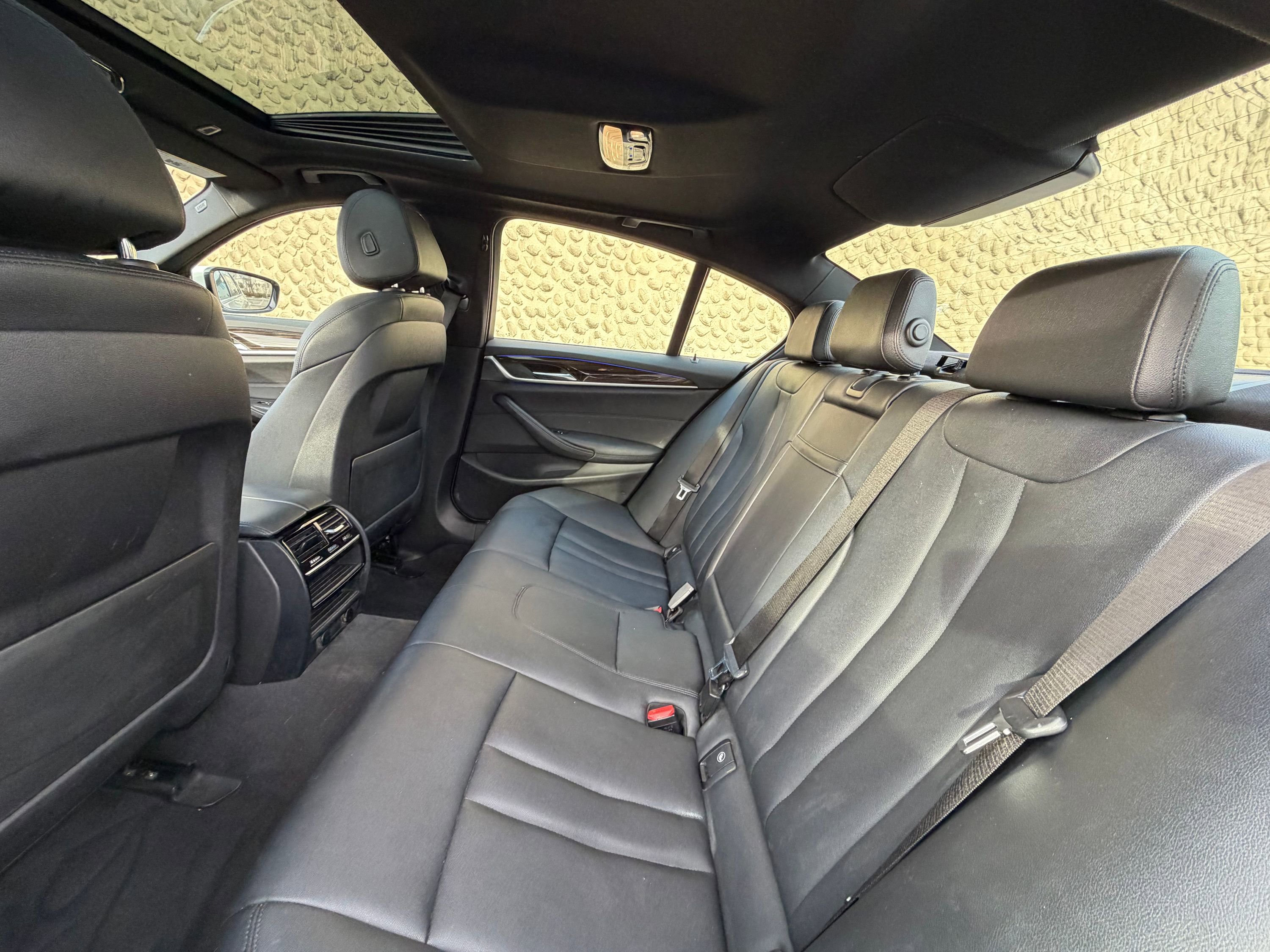 Used 2018 BMW 530i xDrive image 24