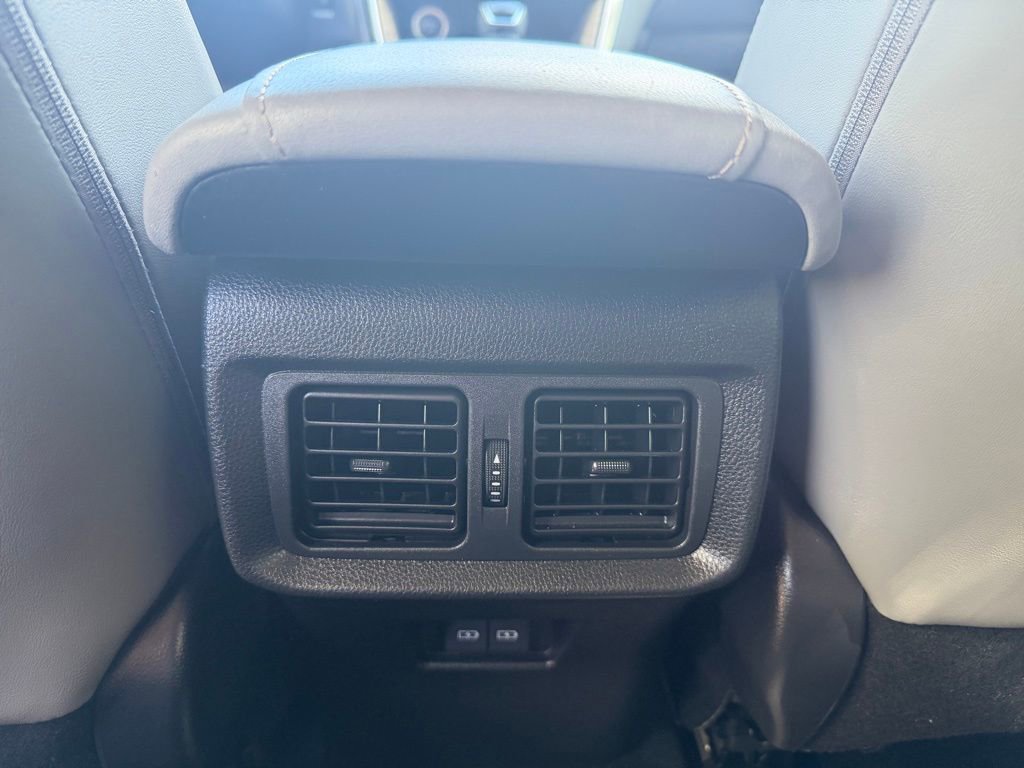 Used 2024 Toyota Venza Limited image 12