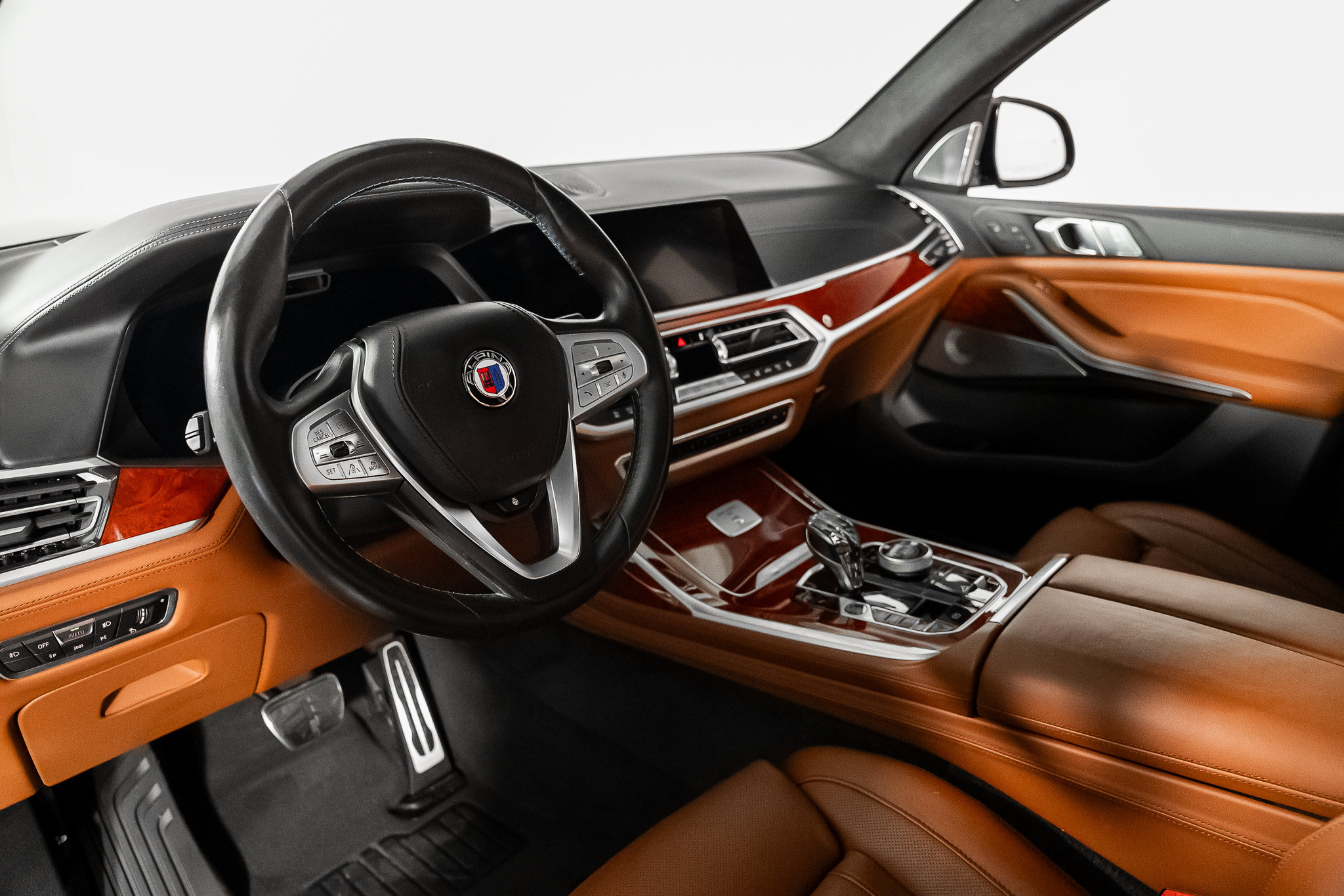 Used 2022 BMW ALPINA XB7 AWD/4WD image 2