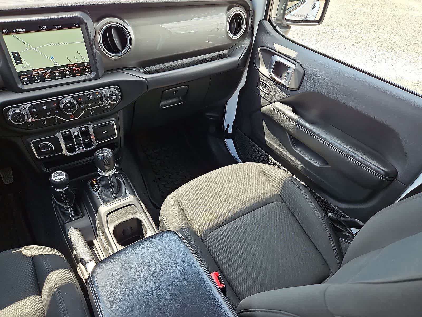 Used 2018 Jeep Wrangler Unlimited Sahara AWD/4WD image 12