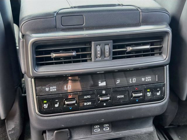 Used 2024 Lexus LX 600 4WD w/ Luxury Package image 21