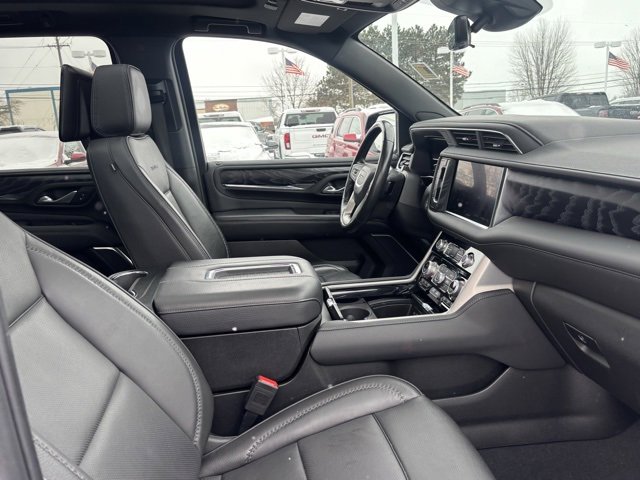 Used 2023 GMC Yukon XL Denali w/ Advanced Technology Package image 15