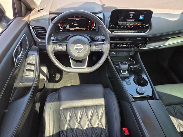 Used 2021 Nissan Rogue Platinum AWD/4WD image 2
