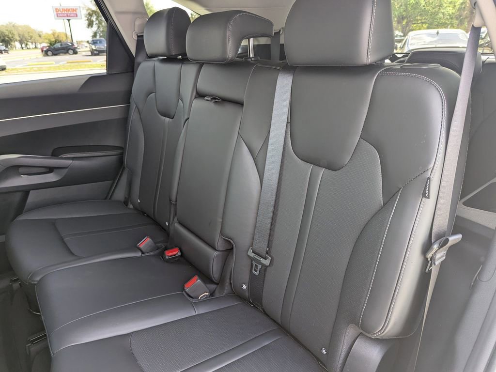 Used 2025 Kia Sorento S w/ Panoramic Sunroof Package image 14