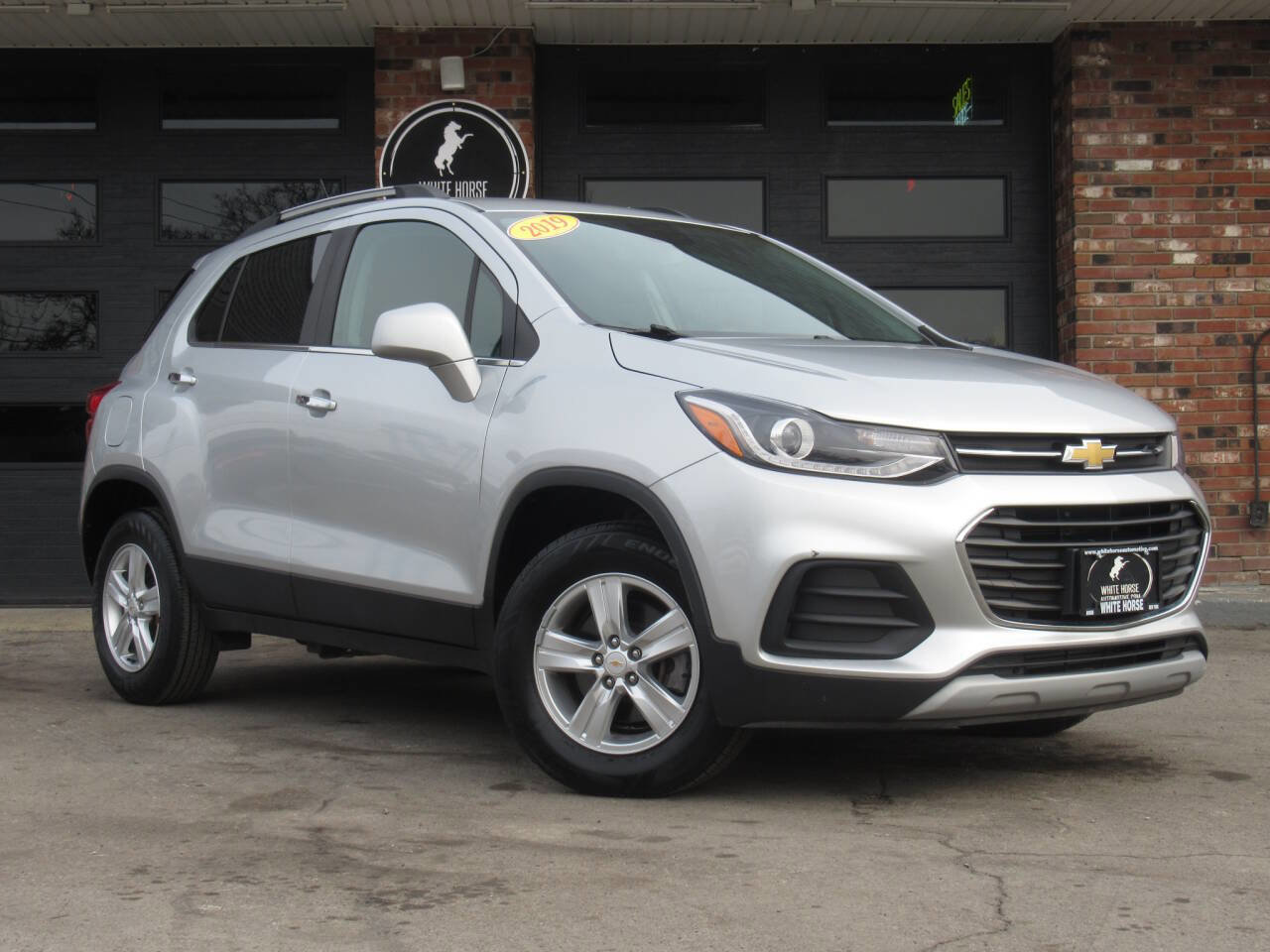 Used 2019 Chevrolet Trax LT w/ LT Convenience Package image 2