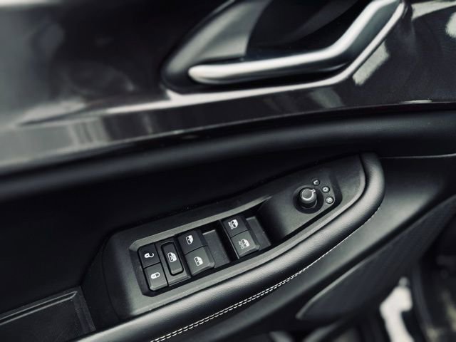 Used 2022 Jeep Grand Cherokee Altitude image 13