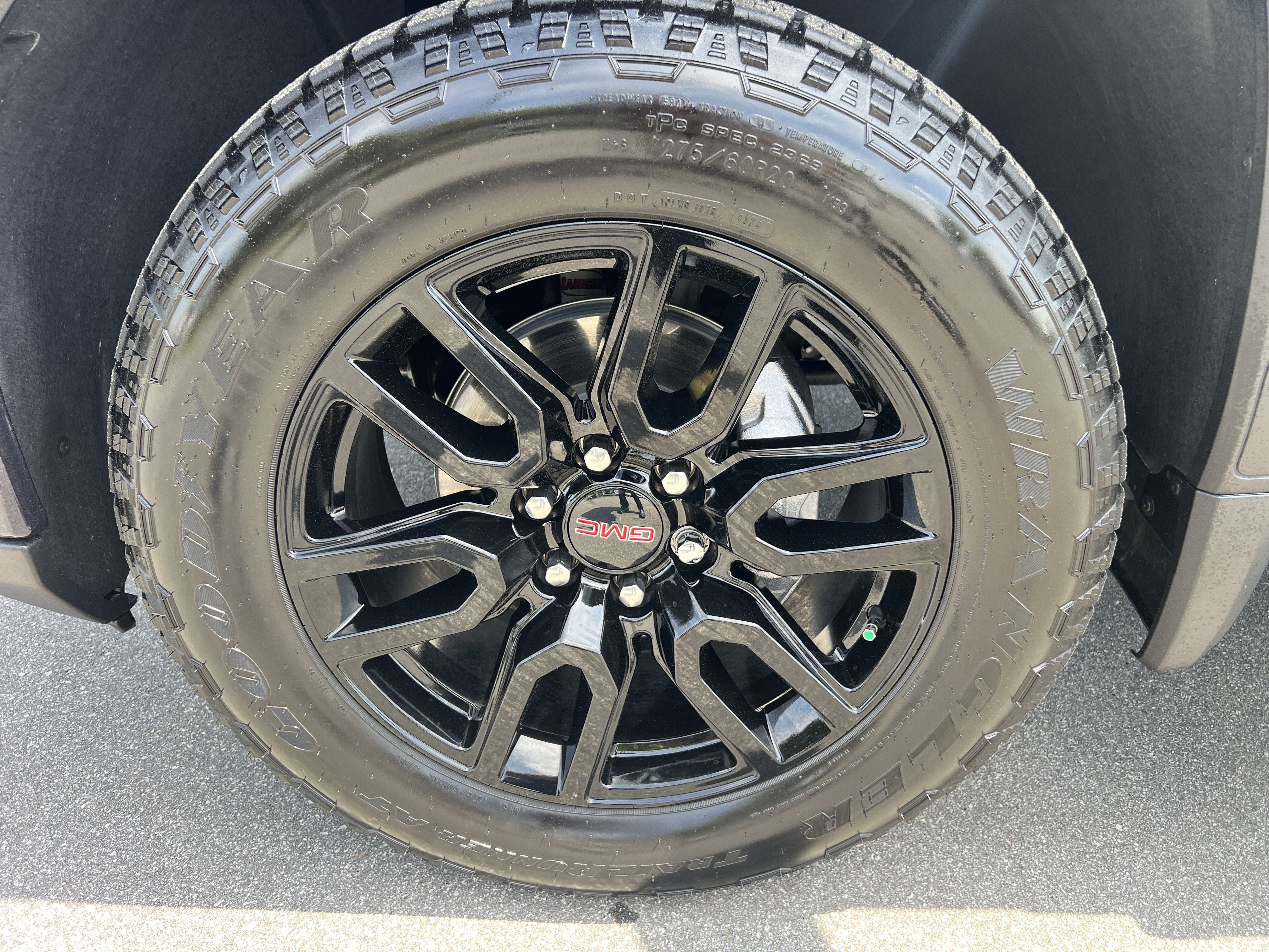 Used 2025 GMC Sierra 1500 Elevation w/ Preferred Package AWD/4WD image 9