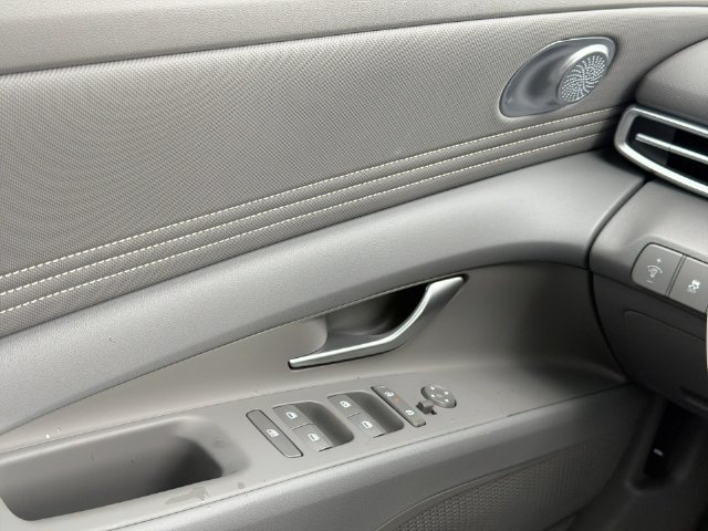 New 2026 Hyundai Elantra Sport FWD image 24