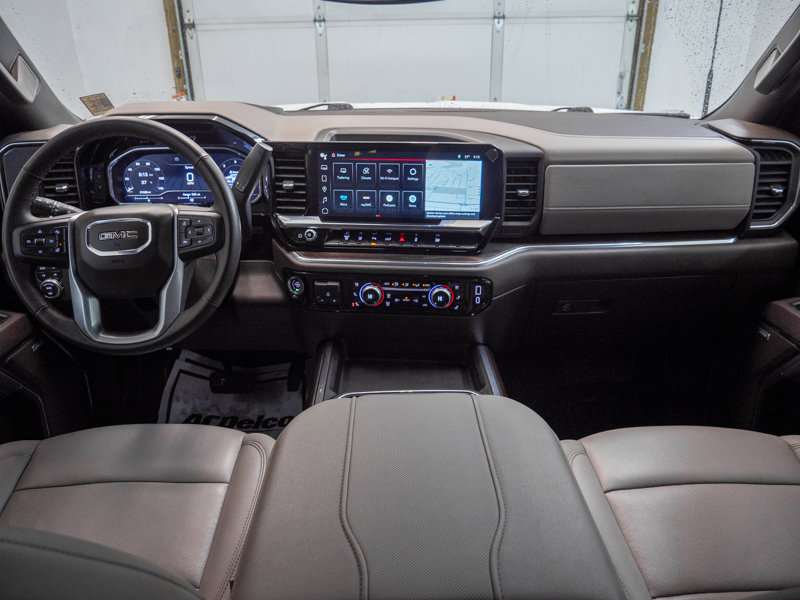 Used 2025 GMC Sierra 3500 SLT w/ SLT Premium Package AWD/4WD image 21