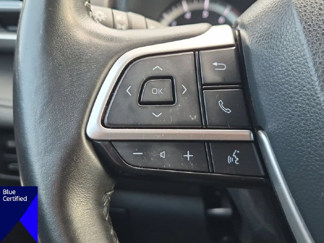 Used 2024 Toyota Highlander LE FWD image 18