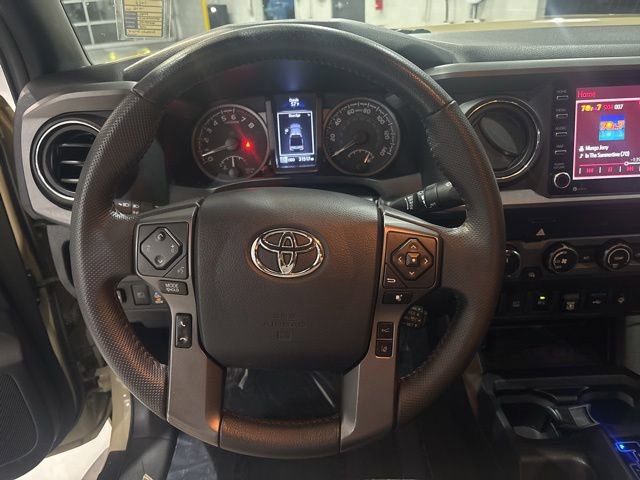 Used 2020 Toyota Tacoma TRD Off-Road w/ Technology Package AWD/4WD image 18