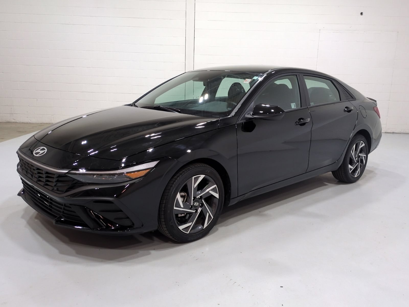 Certified 2025 Hyundai Elantra Sport FWD image 7
