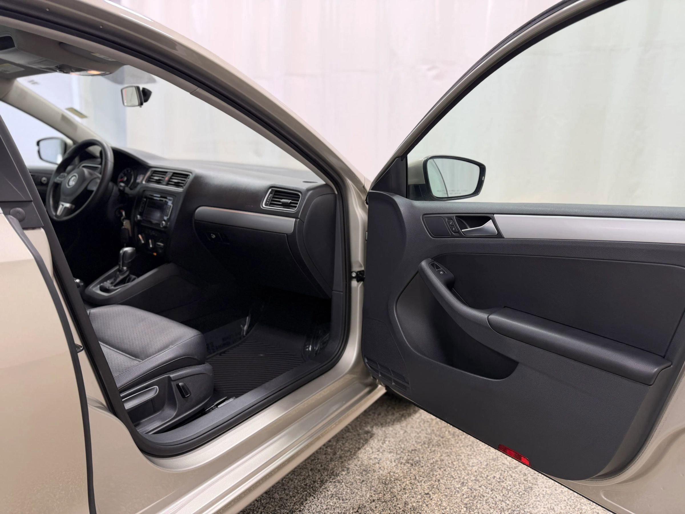 Used 2013 Volkswagen Jetta SE image 22