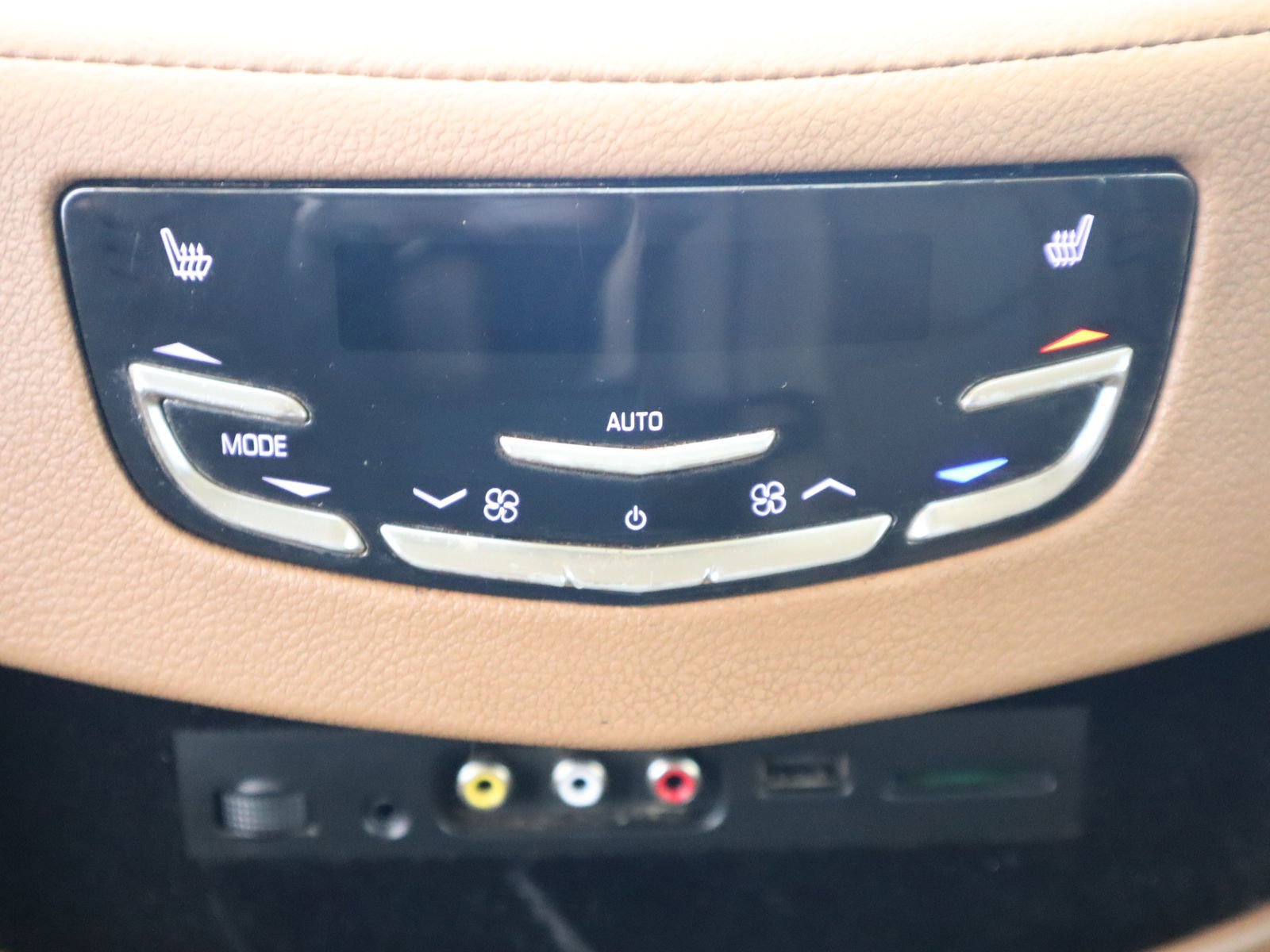 Used 2016 Cadillac Escalade Platinum AWD/4WD image 49
