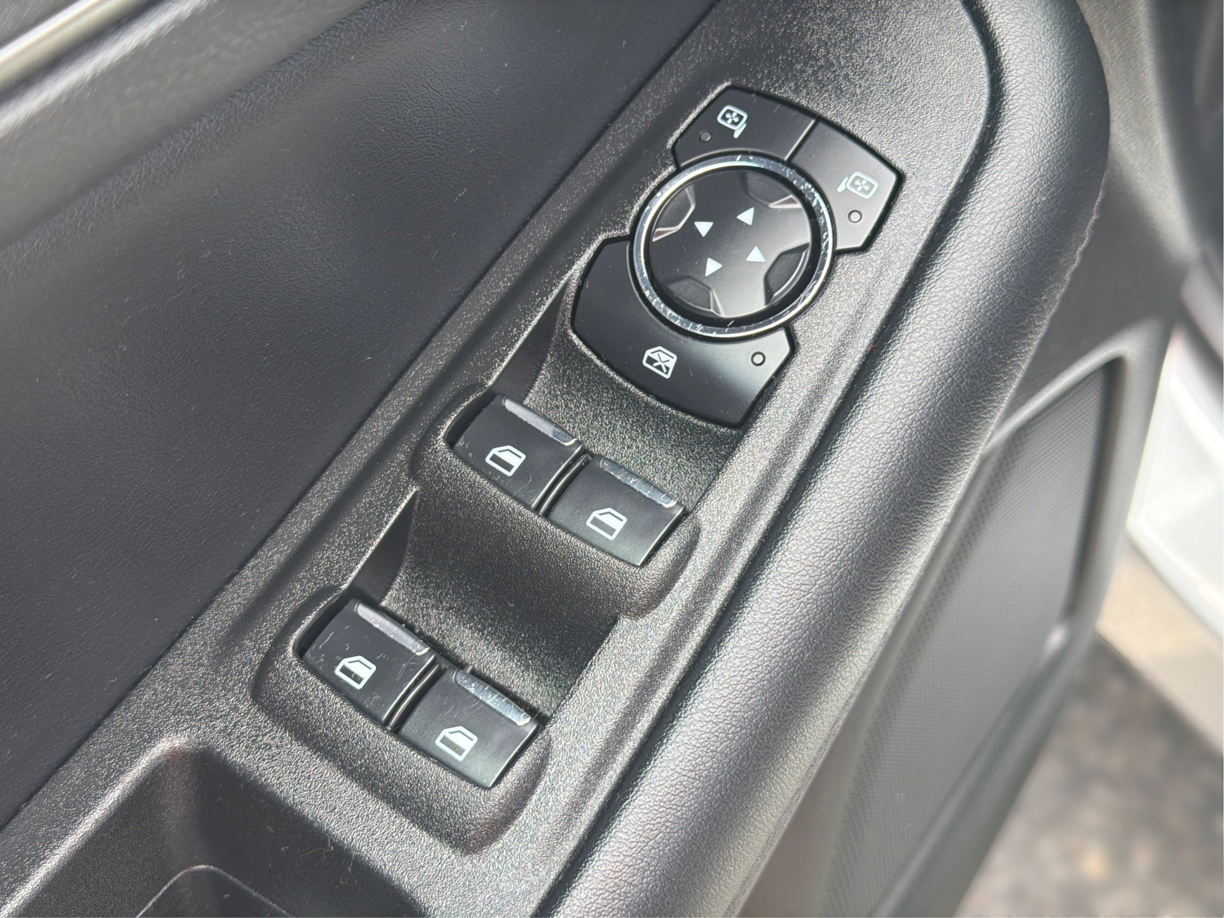 Used 2023 Ford Edge SE w/ Black Appearance Package AWD/4WD image 27