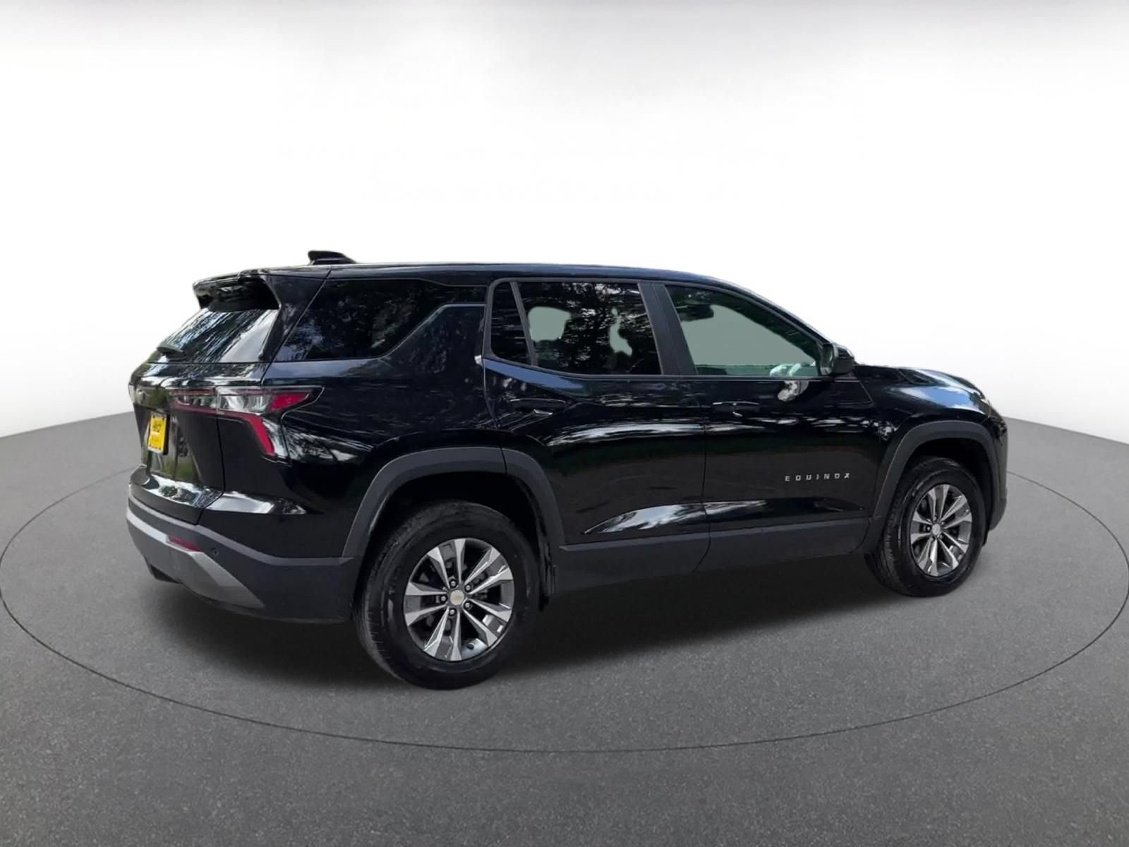 Used 2025 Chevrolet Equinox LT FWD image 14