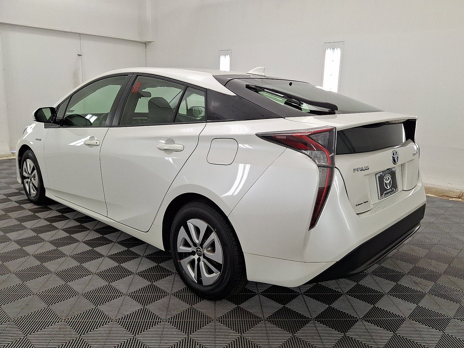 Certified 2017 Toyota Prius Three FWD image 13
