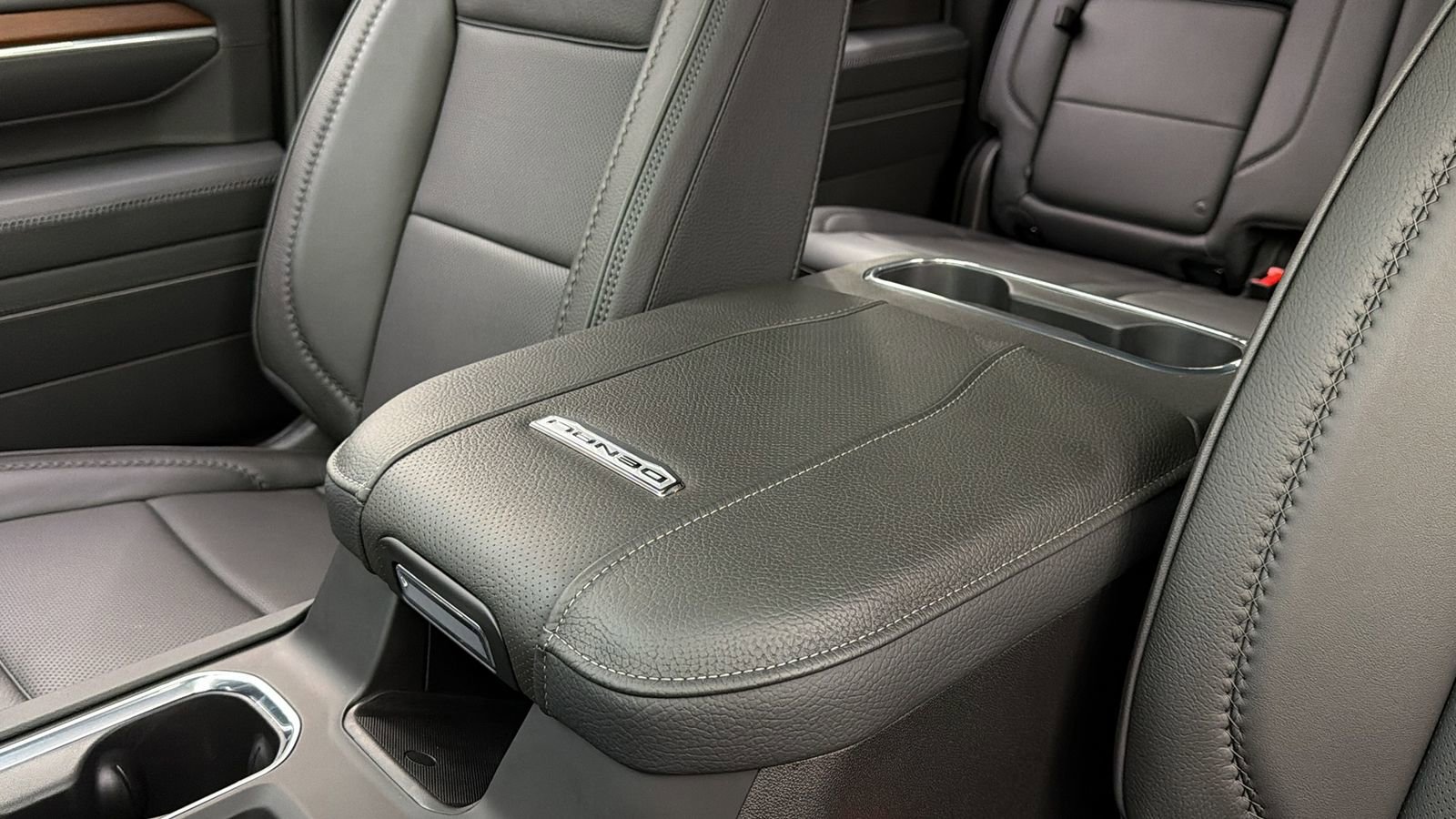 Used 2025 GMC Sierra 3500 Denali w/ Denali Reserve Package image 33