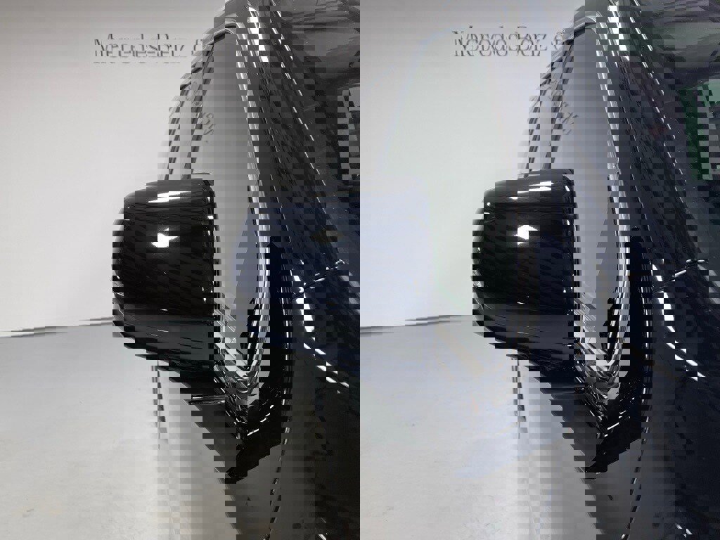 Used 2023 GMC Yukon XL Denali w/ Advanced Technology Package image 12