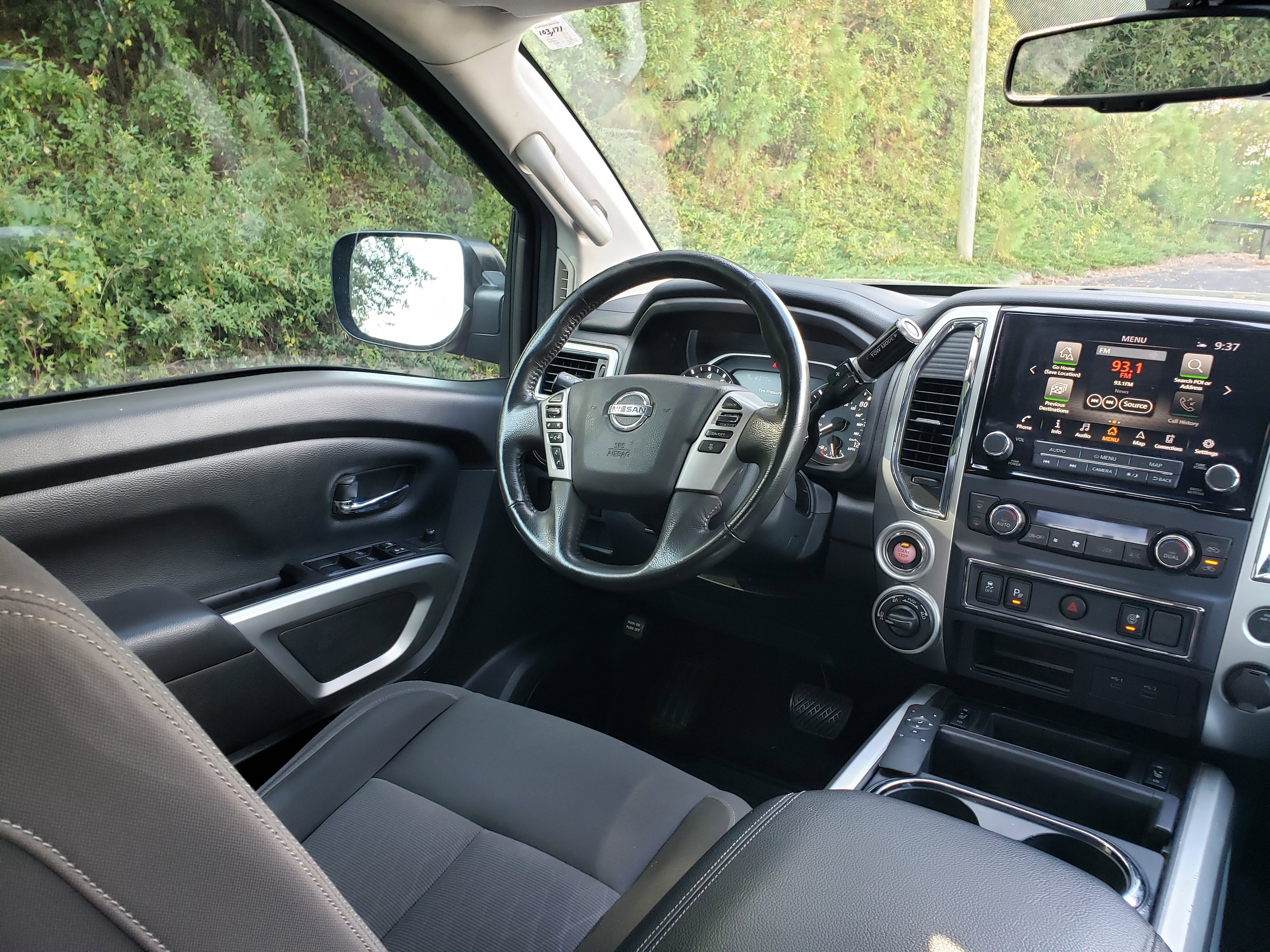 Used 2021 Nissan Titan SV w/ SV Convenience Package image 32