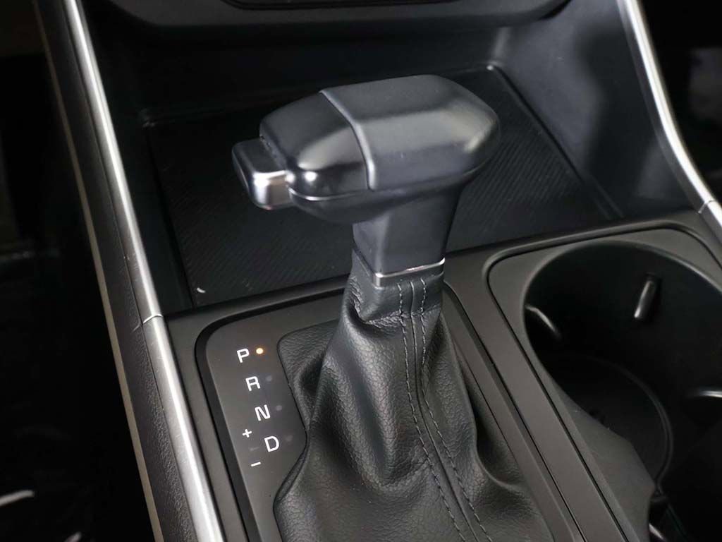 Used 2025 Kia Carnival FWD image 48