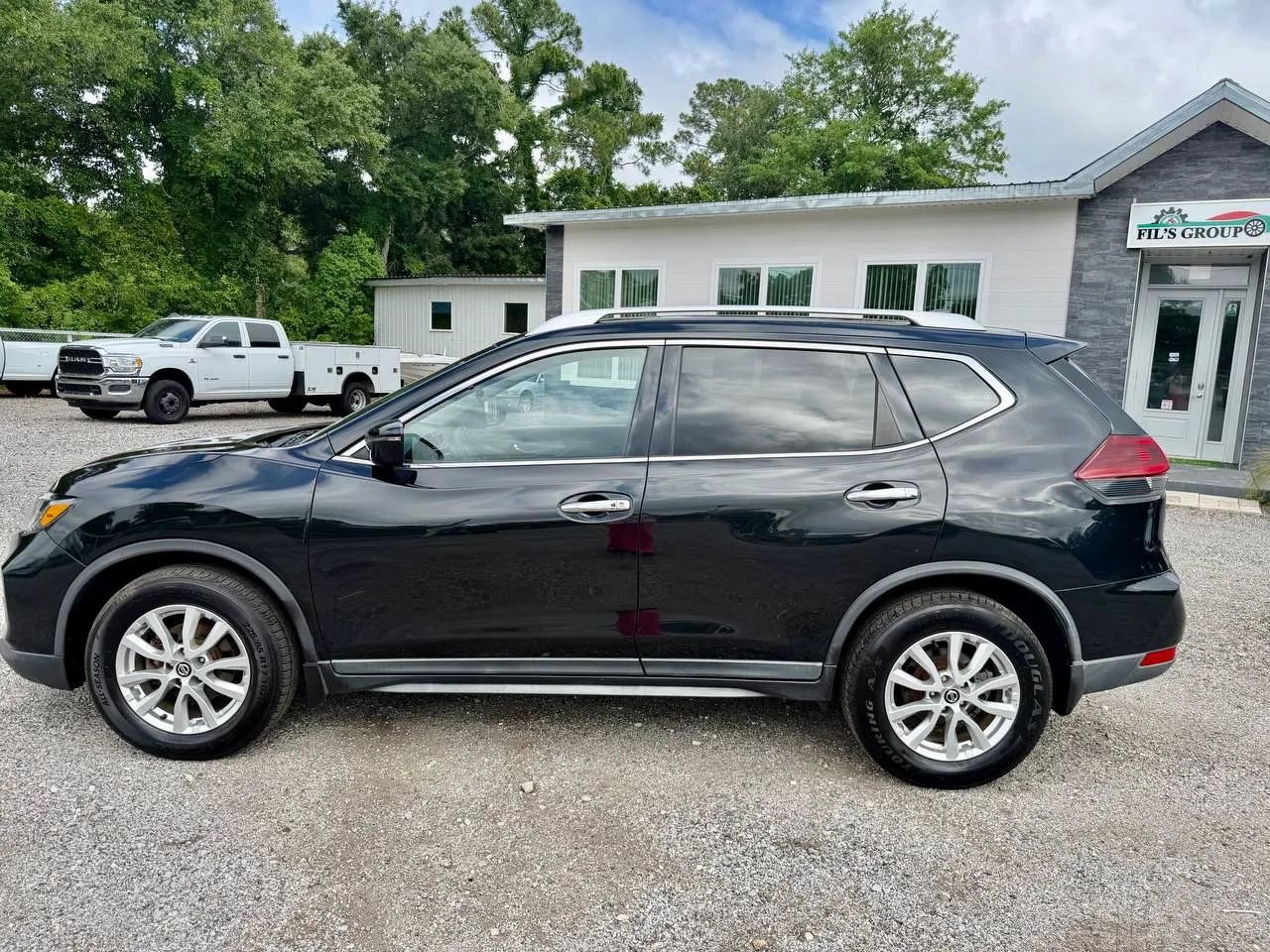 Used 2019 Nissan Rogue SV AWD/4WD image 4