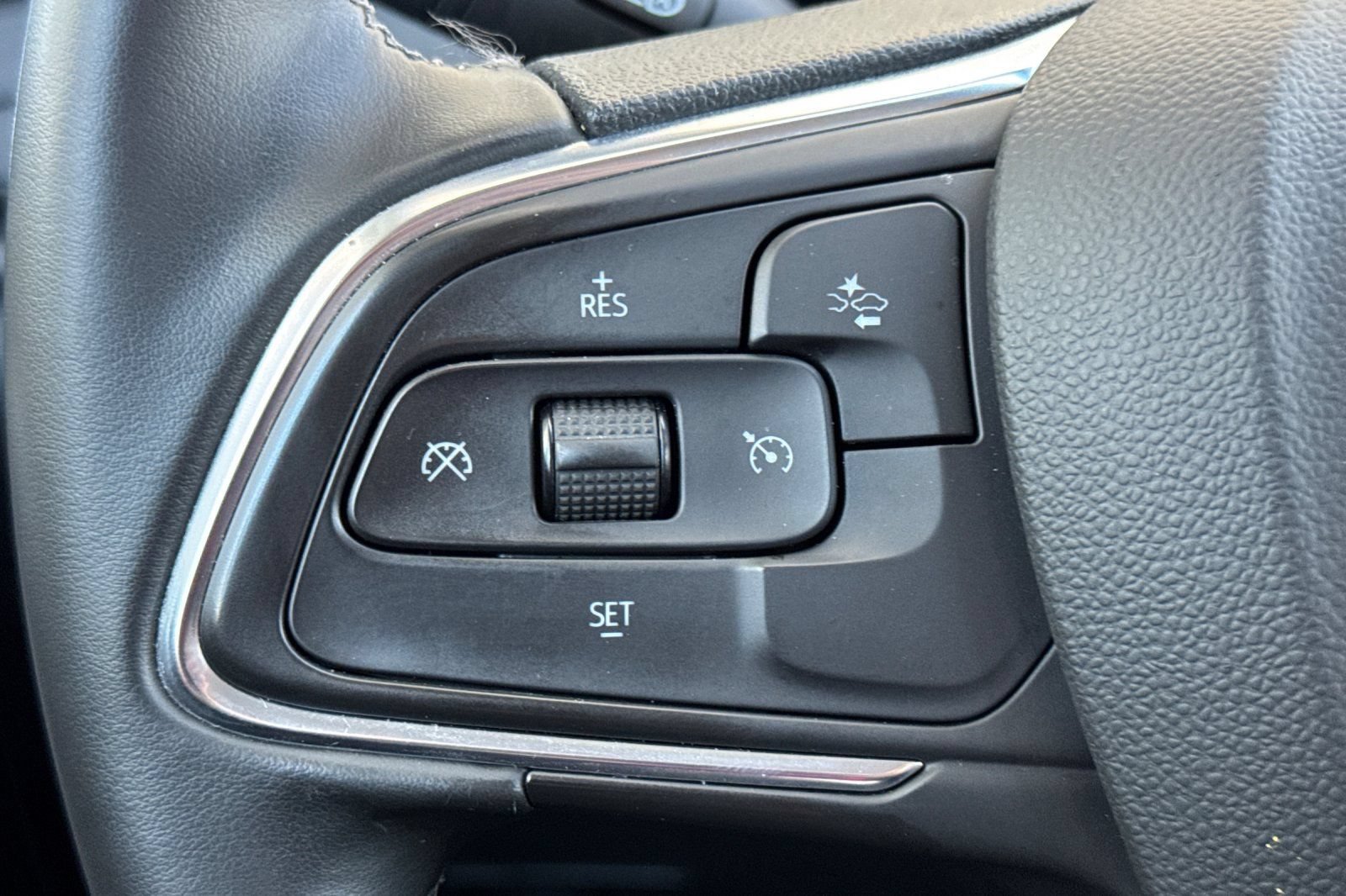 Used 2024 Buick Encore GX Sport Touring AWD/4WD image 25