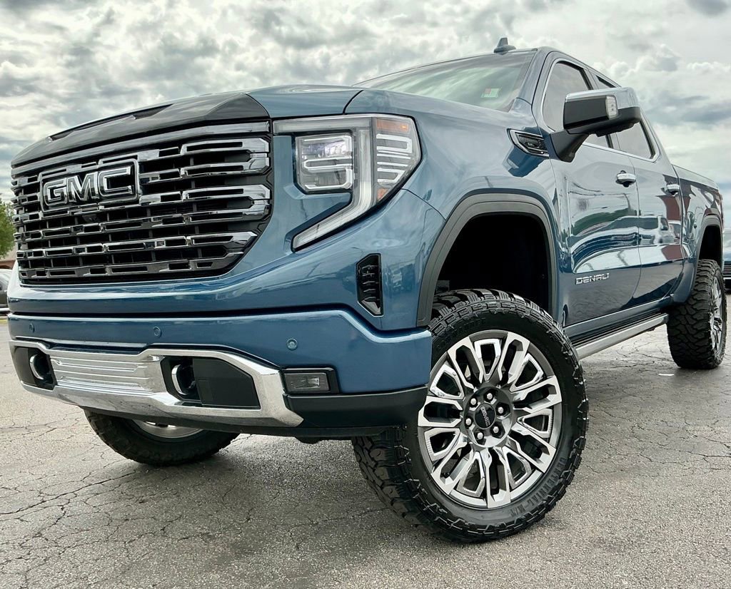 Used 2025 GMC Sierra 1500 Denali Ultimate AWD/4WD image 2