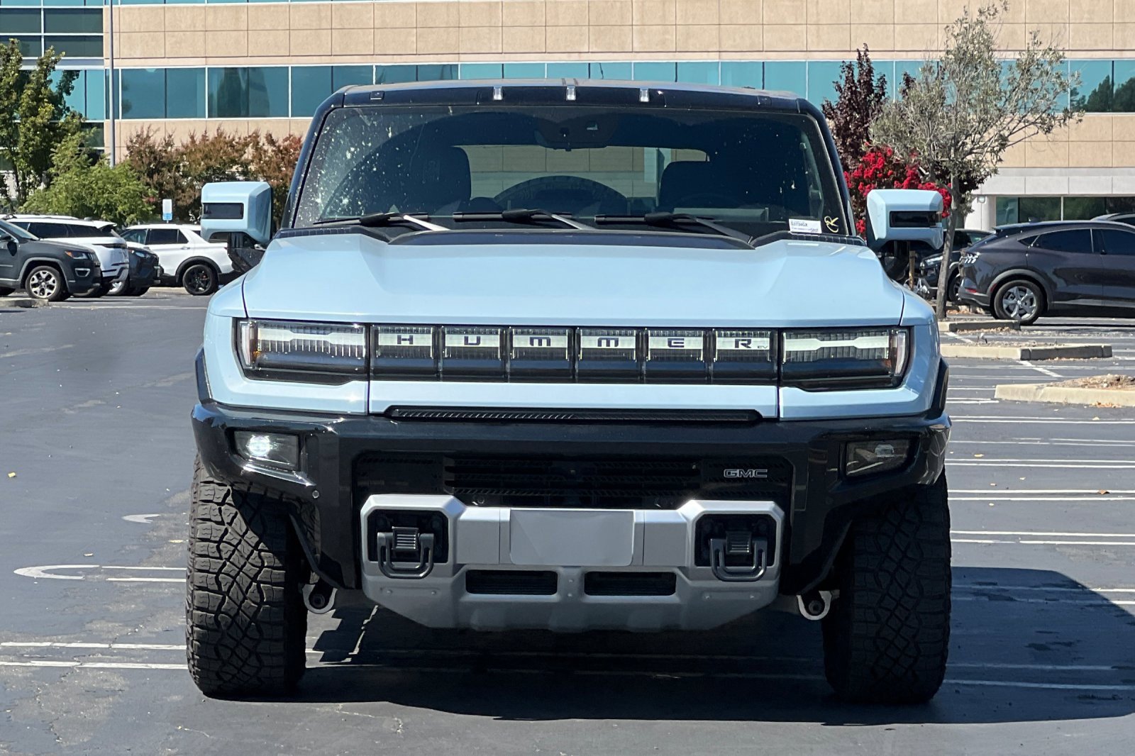 Used 2025 GMC Hummer EV 2X w/ Extreme Off-Road Package image 9