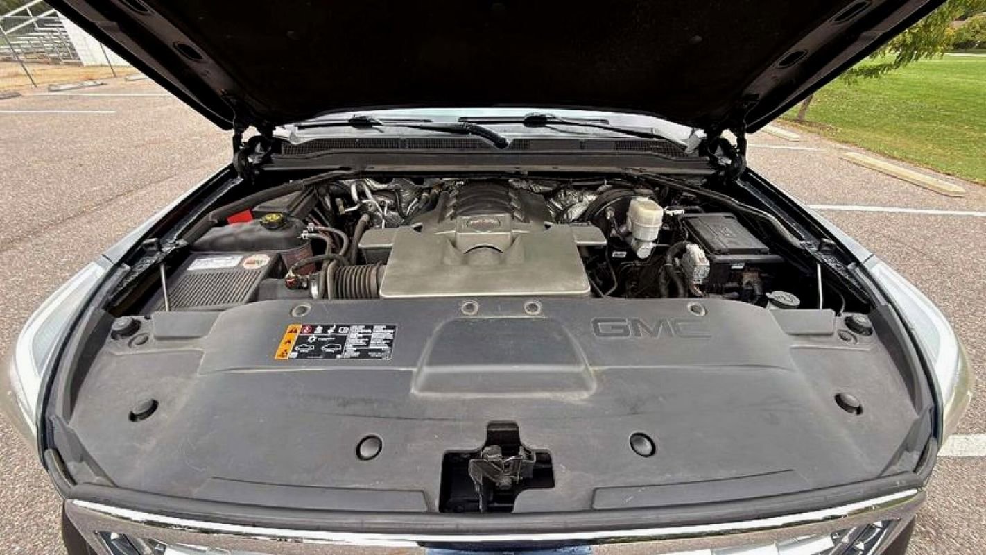 Used 2018 GMC Yukon Denali image 20