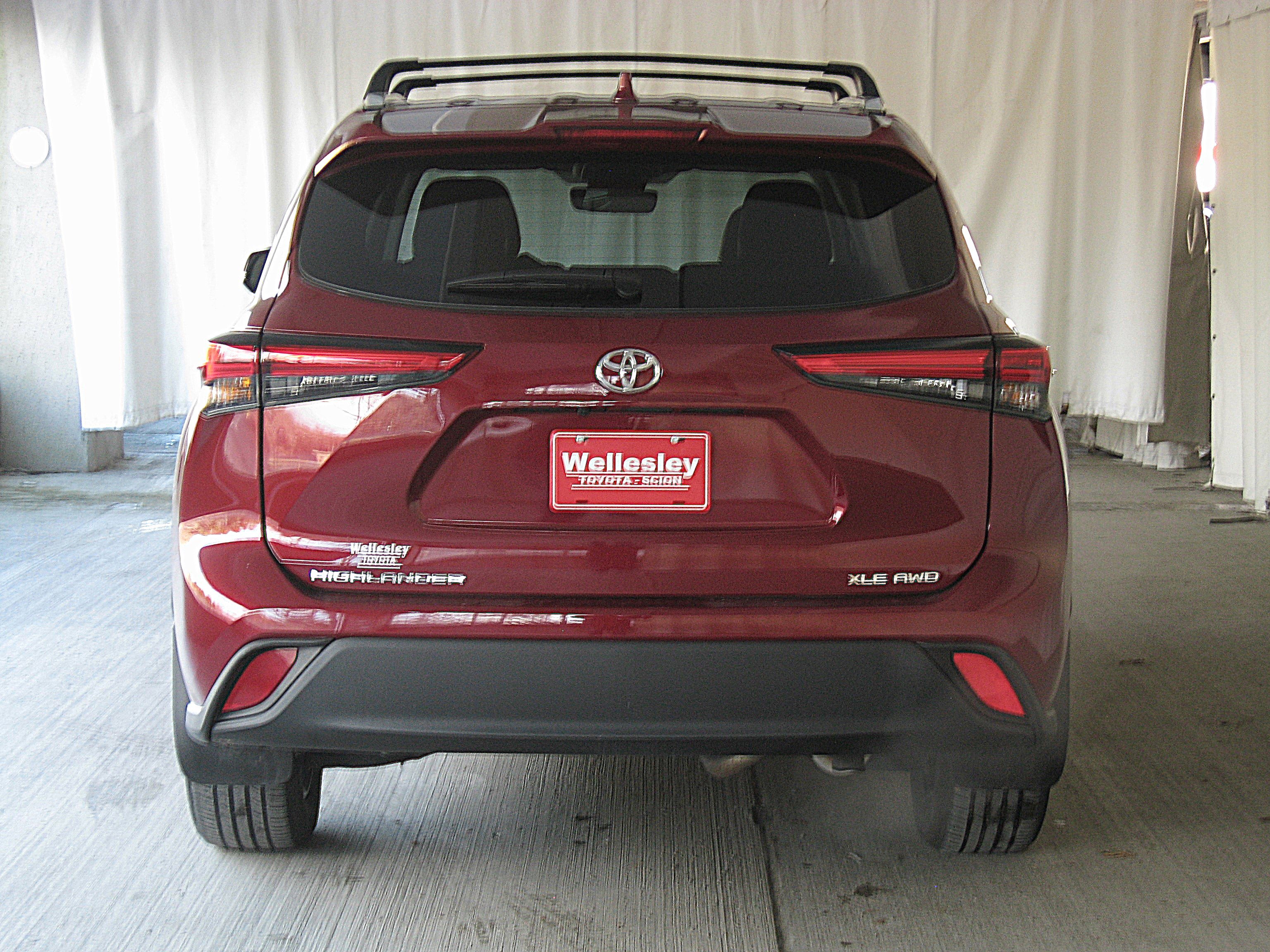 Used 2022 Toyota Highlander XLE image 30