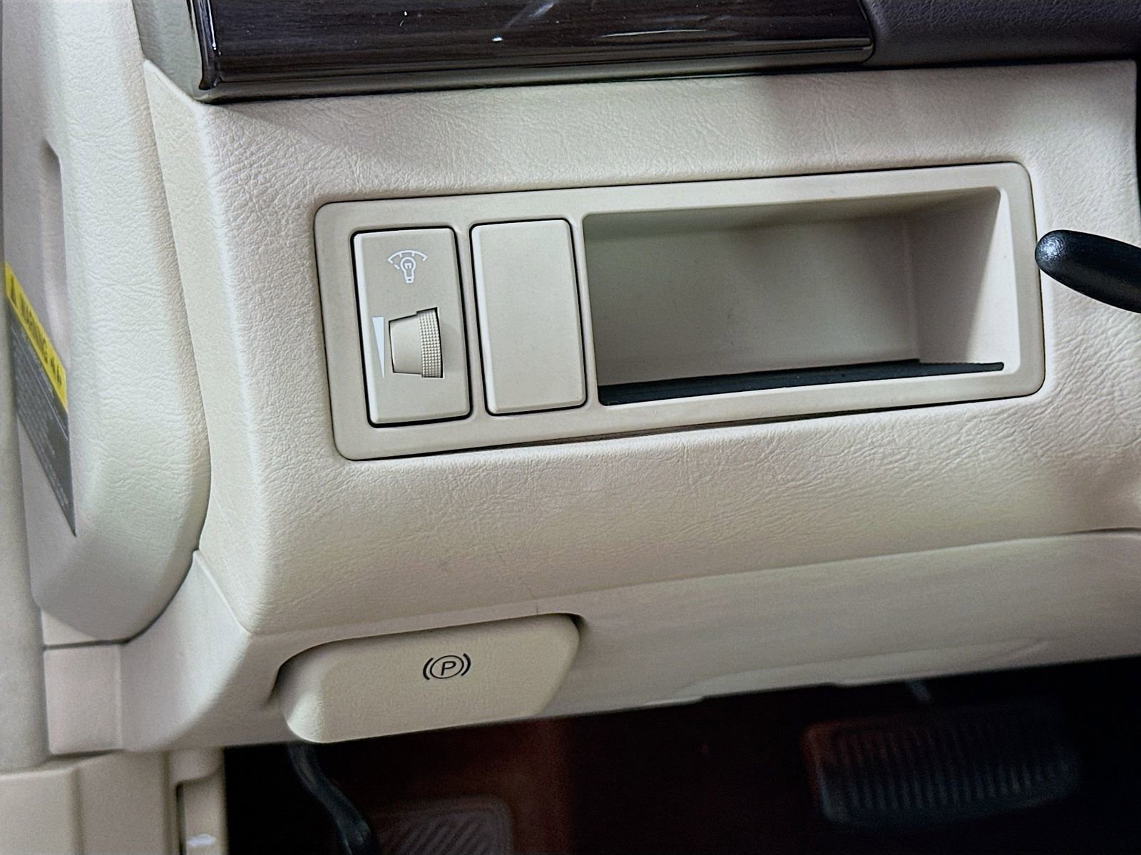 Used 2008 Kia Amanti w/ Leather Pkg FWD image 11
