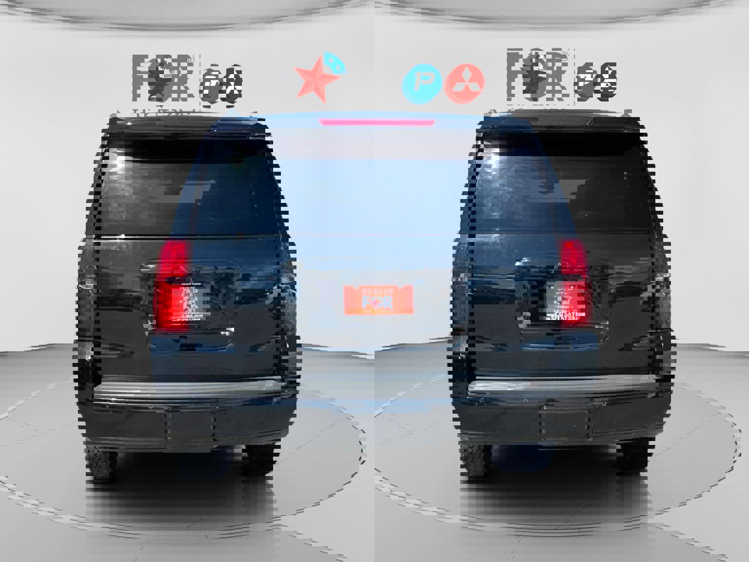 Used 2019 Chevrolet Suburban Premier w/ RST 6.2L Performance Edition AWD/4WD image 4