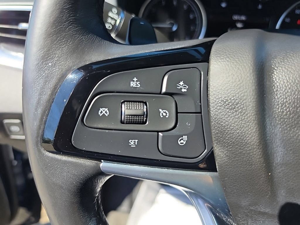 Used 2023 Buick Enclave Essence AWD/4WD image 10