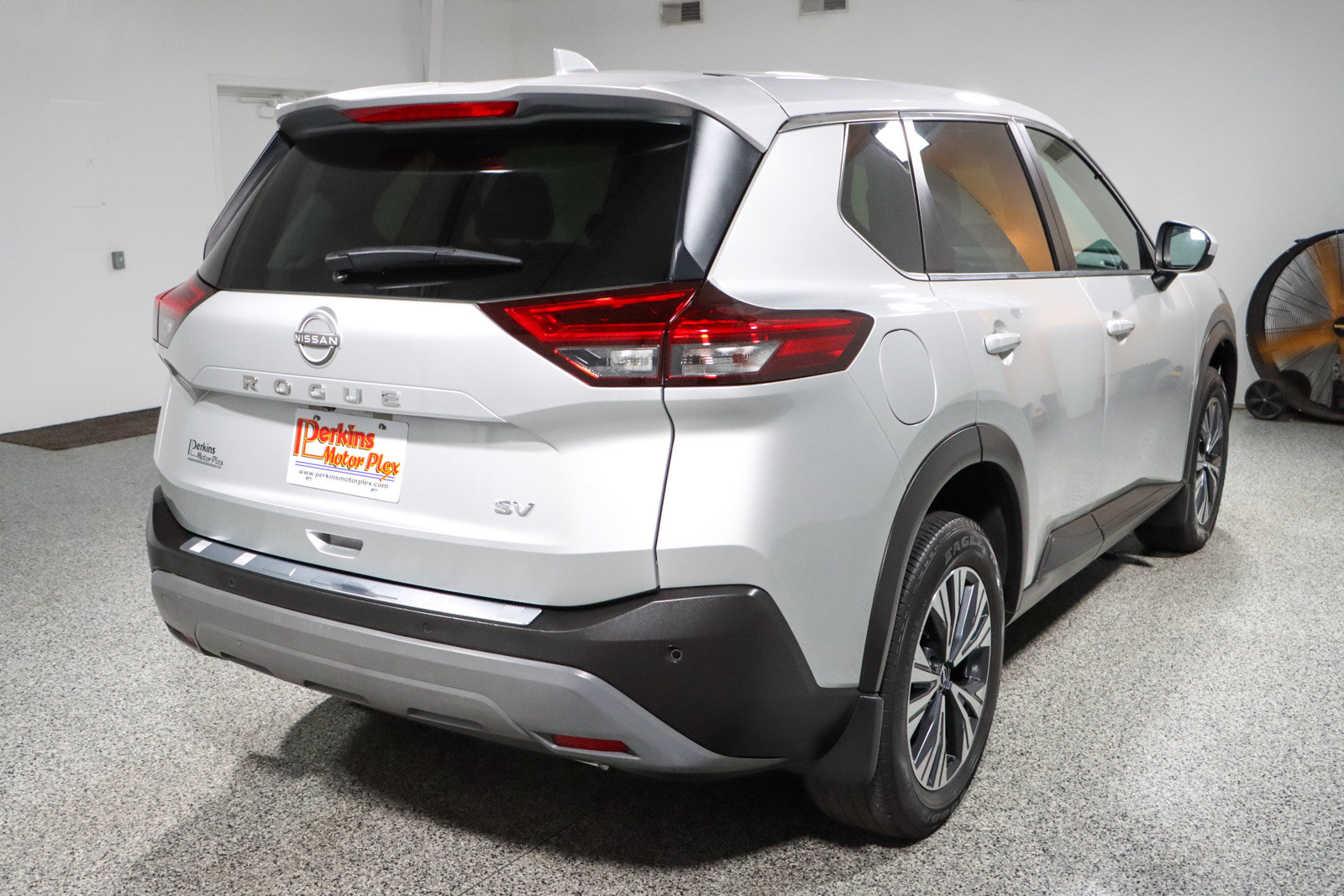 Used 2023 Nissan Rogue SV FWD image 7