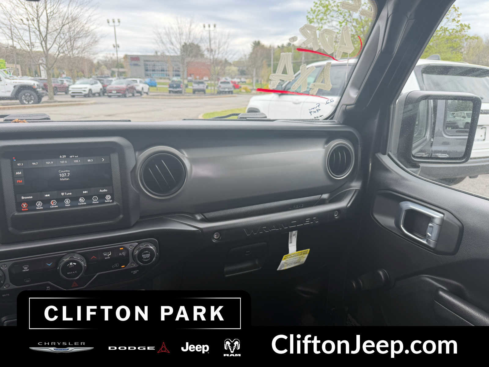 Used 2022 Jeep Wrangler Unlimited Sport AWD/4WD image 28
