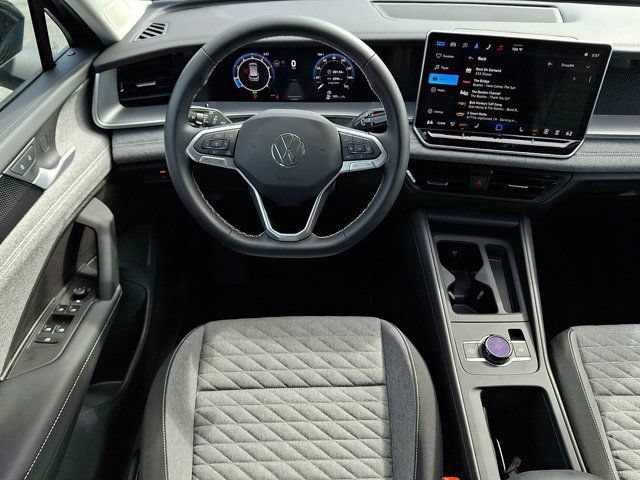 Certified 2025 Volkswagen Tiguan S w/ 18" Wheel Package AWD/4WD image 16