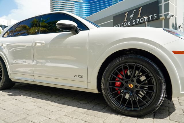 Used 2022 Porsche Cayenne GTS AWD/4WD image 36