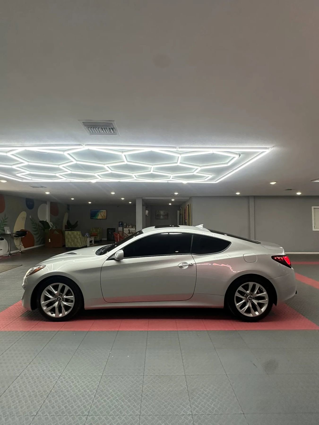 Used 2013 Hyundai Genesis 2.0T RWD image 3