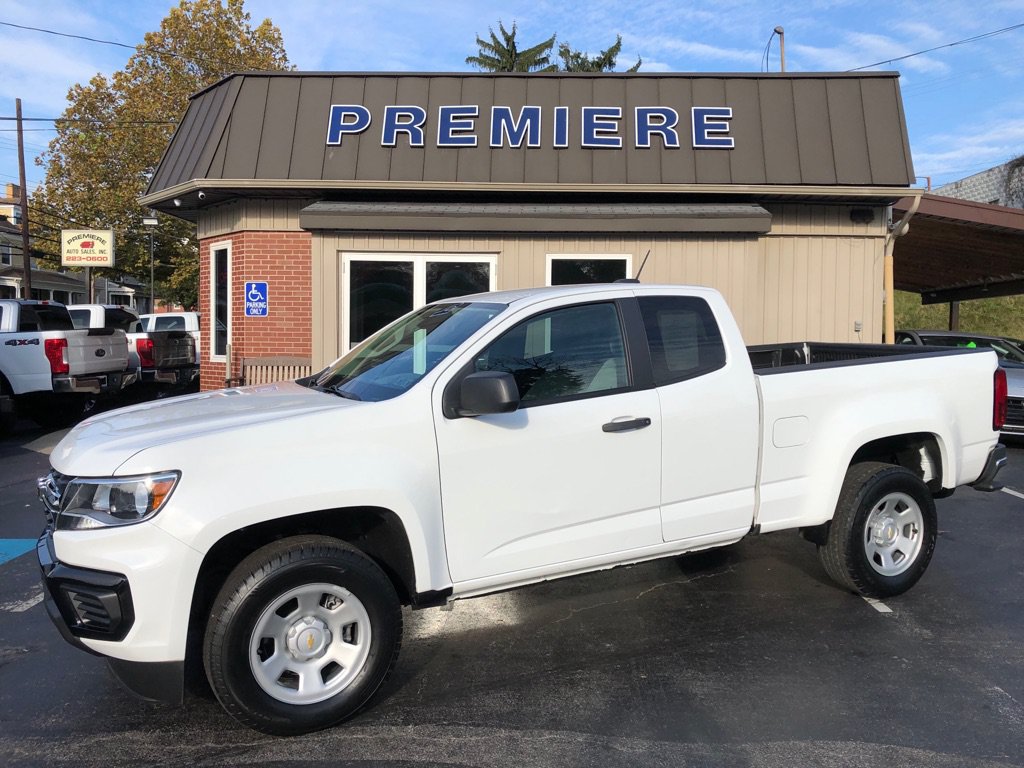 Used 2022 Chevrolet Colorado W/T RWD image 2