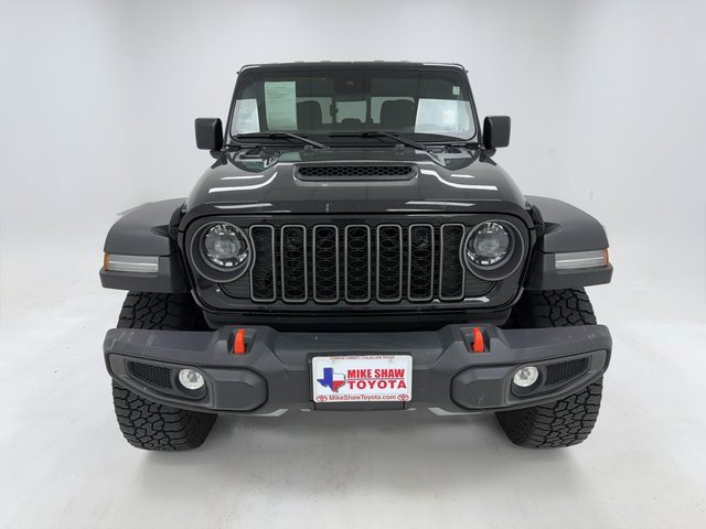Used 2025 Jeep Gladiator Mojave w/ Convenience Group image 3