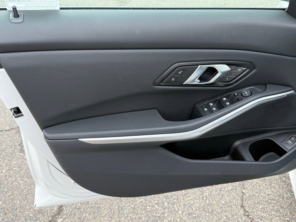 Used 2025 BMW 330i Sedan w/ Premium Package image 18