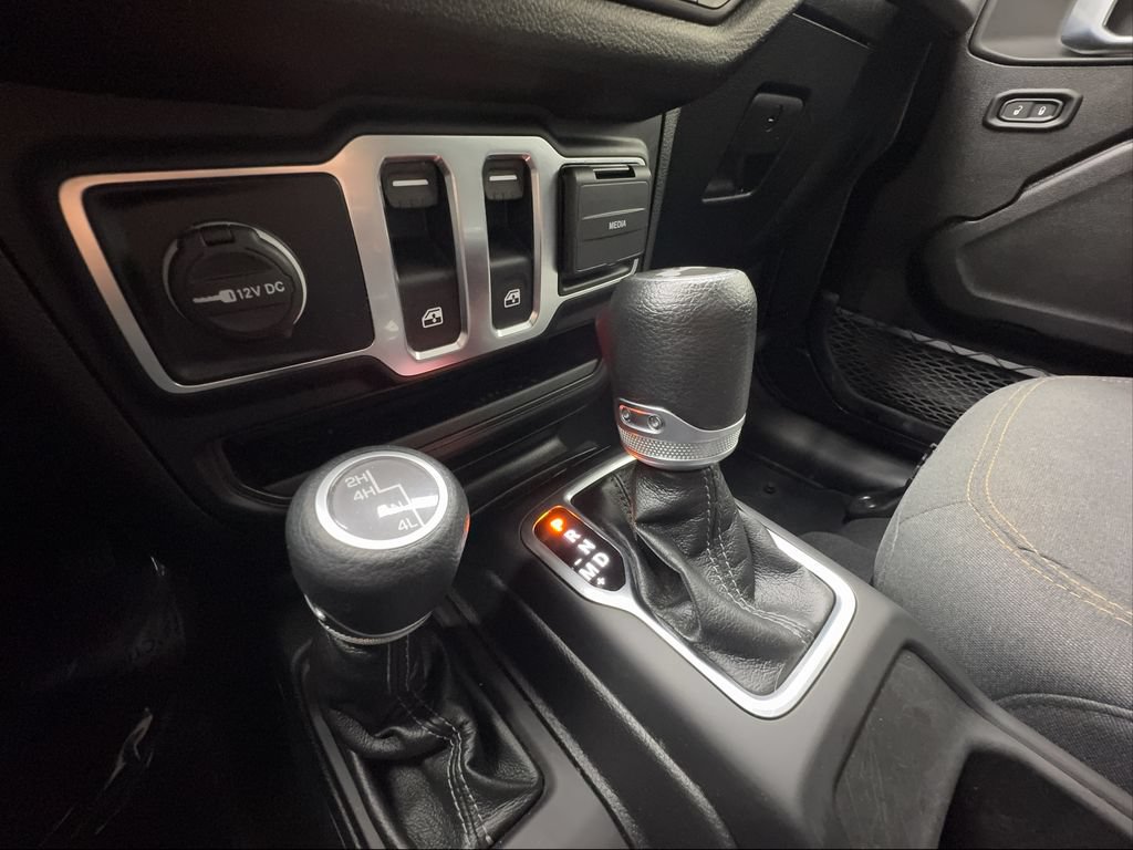Used 2024 Jeep Wrangler Sport AWD/4WD image 26