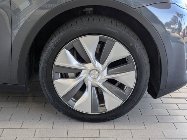 Used 2023 Tesla Model Y Long Range image 23
