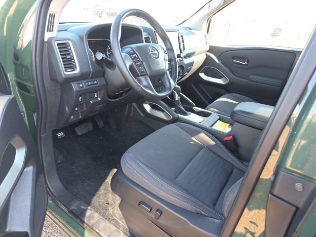 Used 2024 Nissan Frontier SV w/ SV Convenience Package image 13