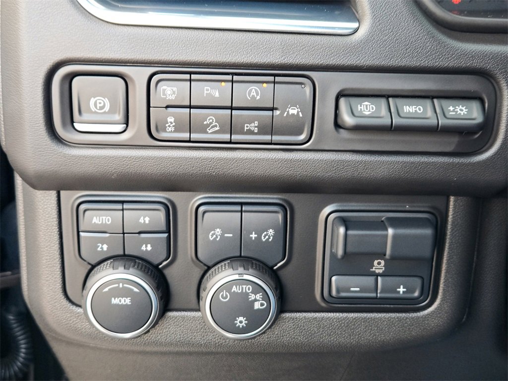 Used 2024 Chevrolet Tahoe High Country w/ Advanced Technology Package image 23