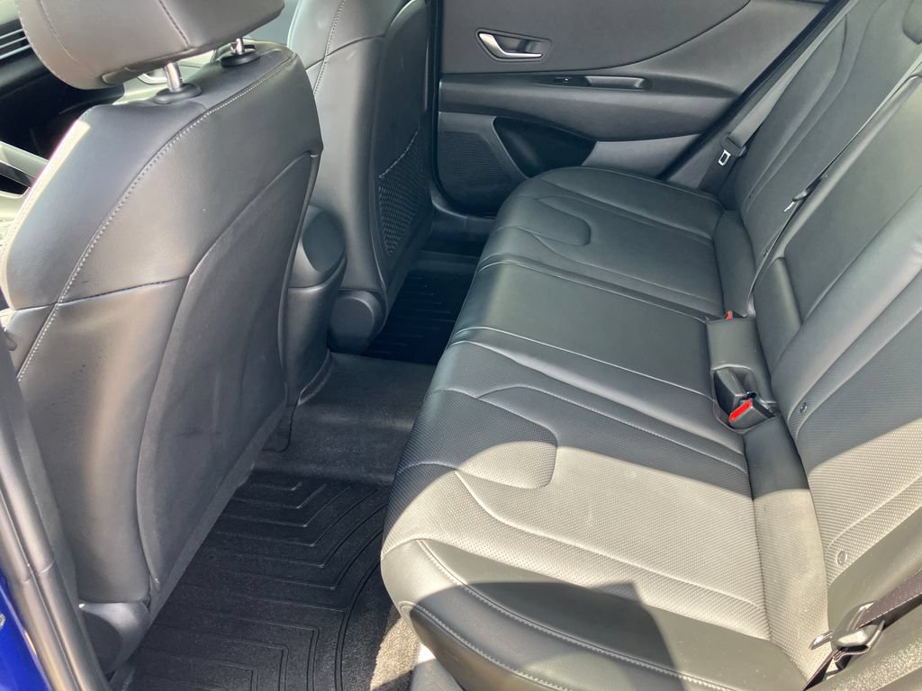 Used 2023 Hyundai Elantra Limited FWD image 14